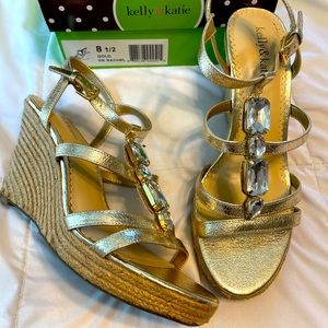 Kelly and Katie Gold Wedges Size 8.5